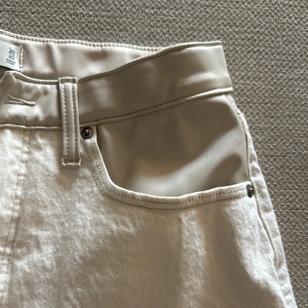 Abercrombie & Fitch White Women's Shorts - Picture 3 of 5